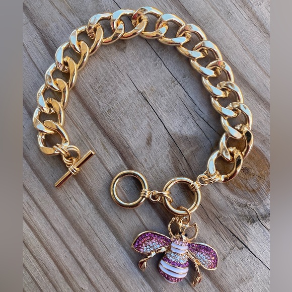 Gold Cuban link rhinestone bee charm bracelet - Picture 3 of 5